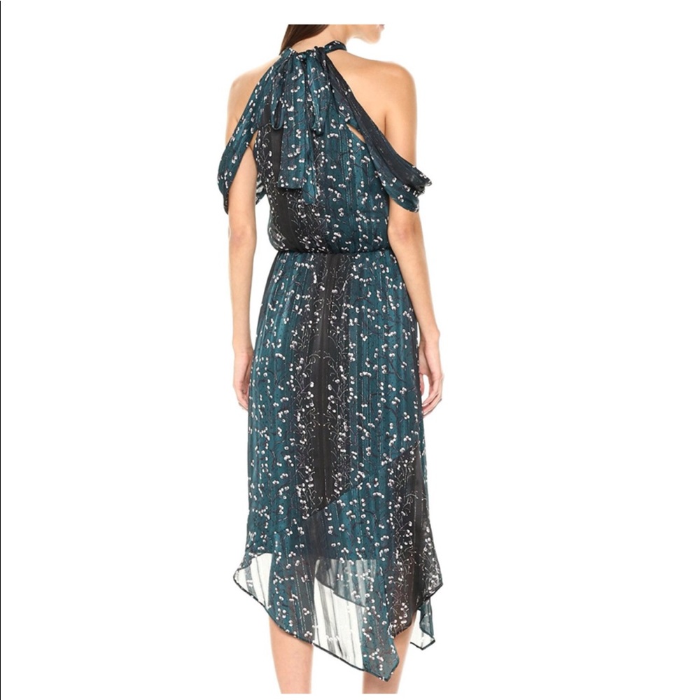New with out tags Flowy Cold Shoulder dress